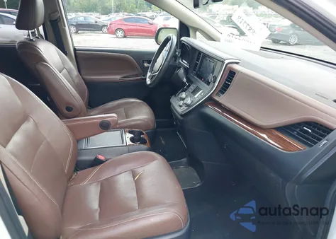 2016 Toyota Sienna Limited Premium 7 Passenger z USA, uszkodzony, nr VIN 5TDYK3DC0GS721350